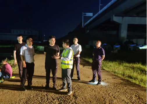 抗洪抢险报导-迎“汛”而上，奔赴前线 -320.png